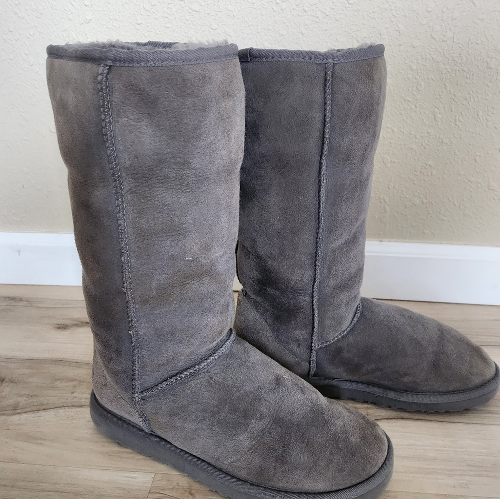 UGG Austrailia Women's Classic Gray Shearling Tall Boots